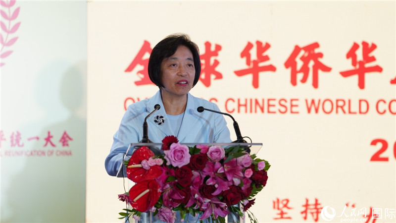 全國政協(xié)副主席、中國和平統(tǒng)一促進(jìn)會(huì)副會(huì)長(zhǎng)蘇輝出席大會(huì)并致辭。 人民網(wǎng) 劉暢 攝