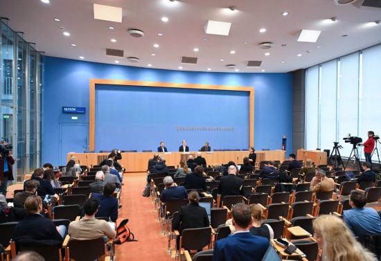 這是2月12日在德國柏林拍攝的《2024年慕尼黑安全報告》發布現場。新華社記者 任鵬飛 攝