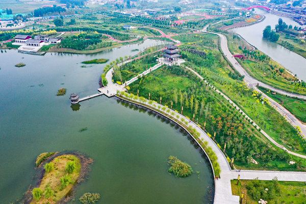 滏陽(yáng)河上游的磁縣如意湖濕地公園。閆洪圖攝
