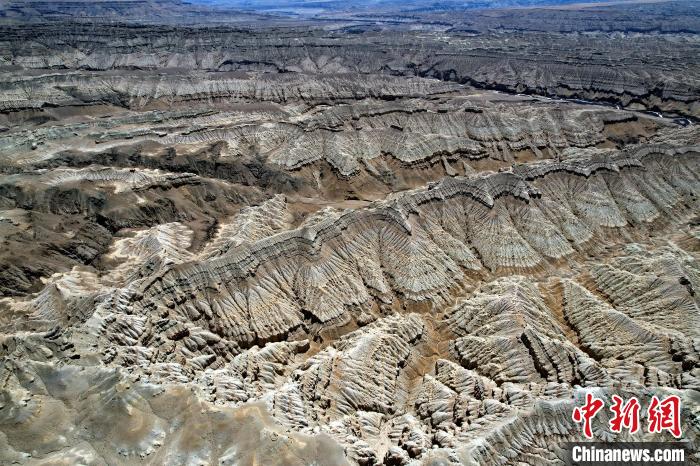 4月5日，西藏阿里札達土林。(無人機照片) 李林 攝