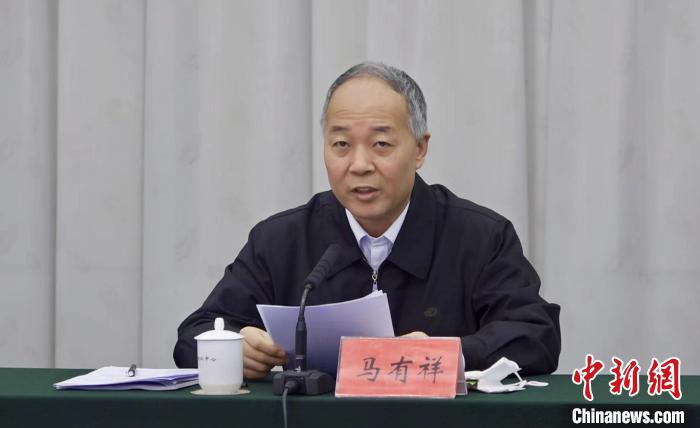 圖為農(nóng)業(yè)農(nóng)村部副部長(zhǎng)馬有祥在部省共同打造青海綠色有機(jī)農(nóng)畜產(chǎn)品輸出地推進(jìn)會(huì)議上講話(huà)。　李江寧 攝