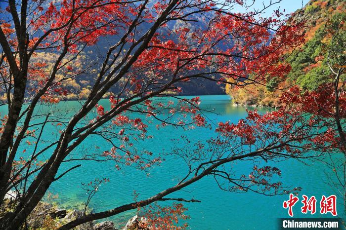 松坪溝風光。　何清海 攝