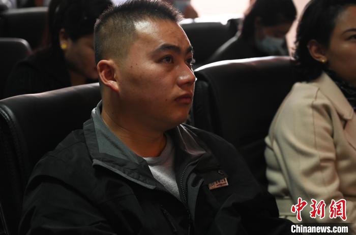 圖為企業工作人員參加講座。　趙朗 攝