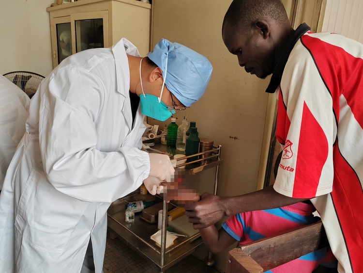 第20批援中非中國醫療隊：不以山海為遠 傳播仁心仁術